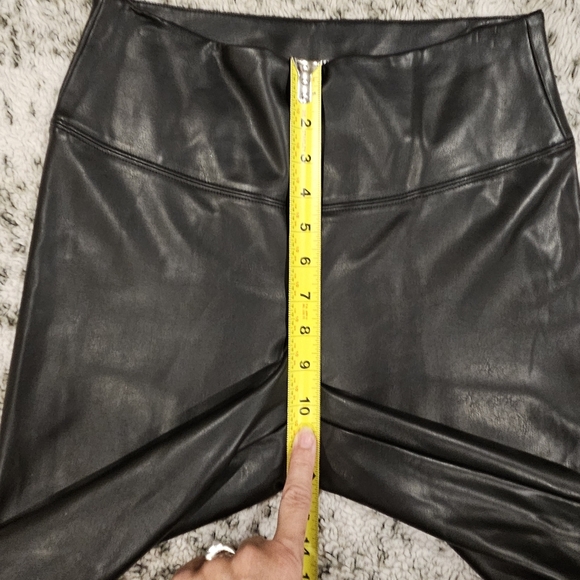 WHBM SZ 8 Black Faux Leather Matrix Bodycon Pull On Skinny Ankle Runway Legging - Picture 10 of 13